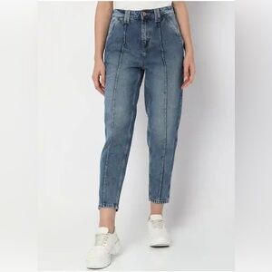 Mom Levi's Blue Ankle Cropped Jeans with Tapered Fit